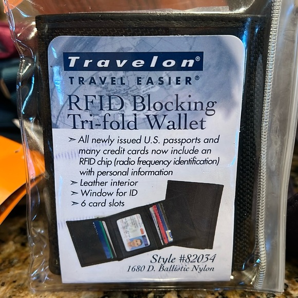 Travelon RFID Blocking Tri-fold Wallet - Picture 1 of 6